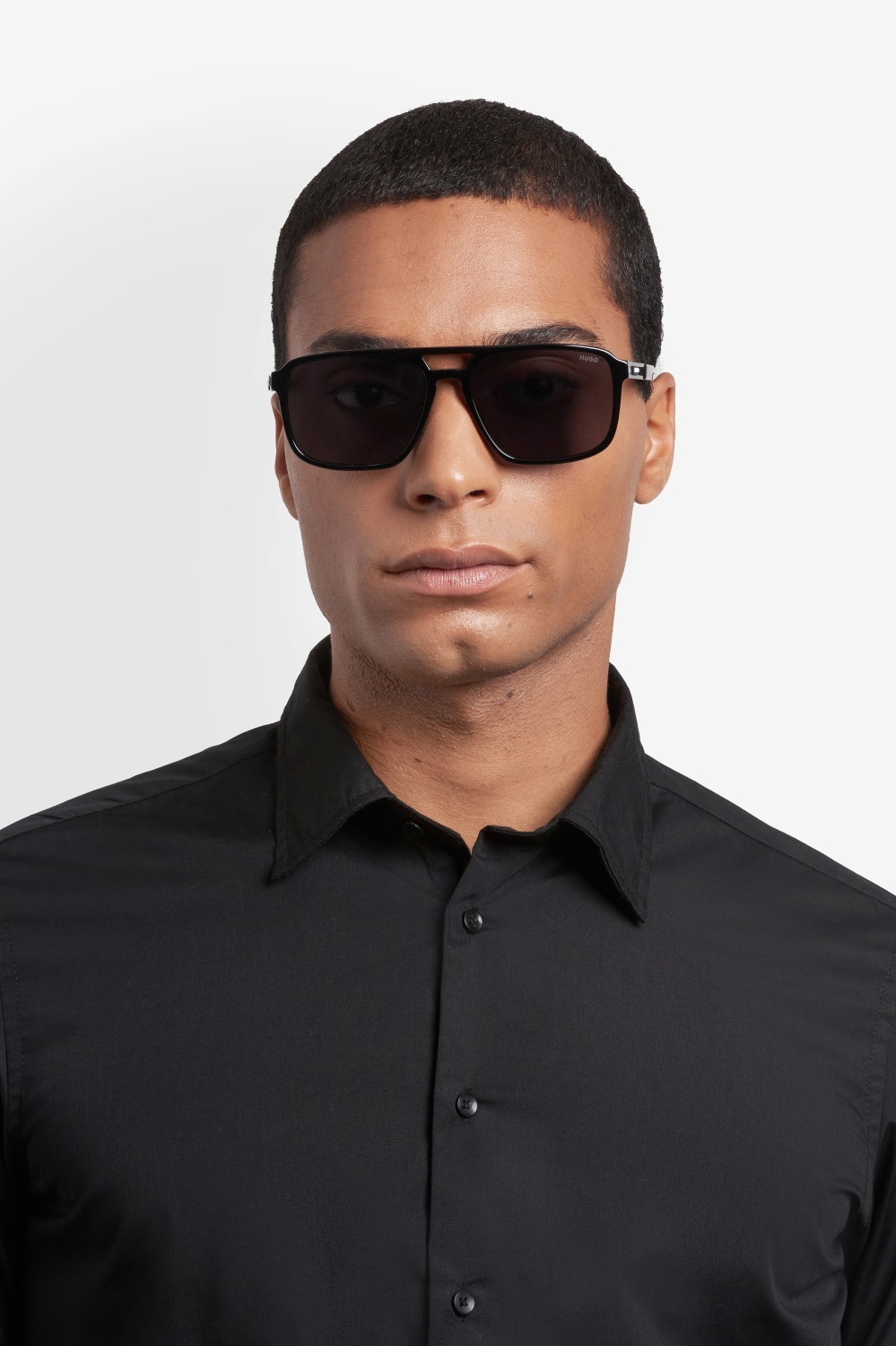 Sunglasses Hugo Hg 1383/S 208387 807 IR color black shape navigator lenses grey