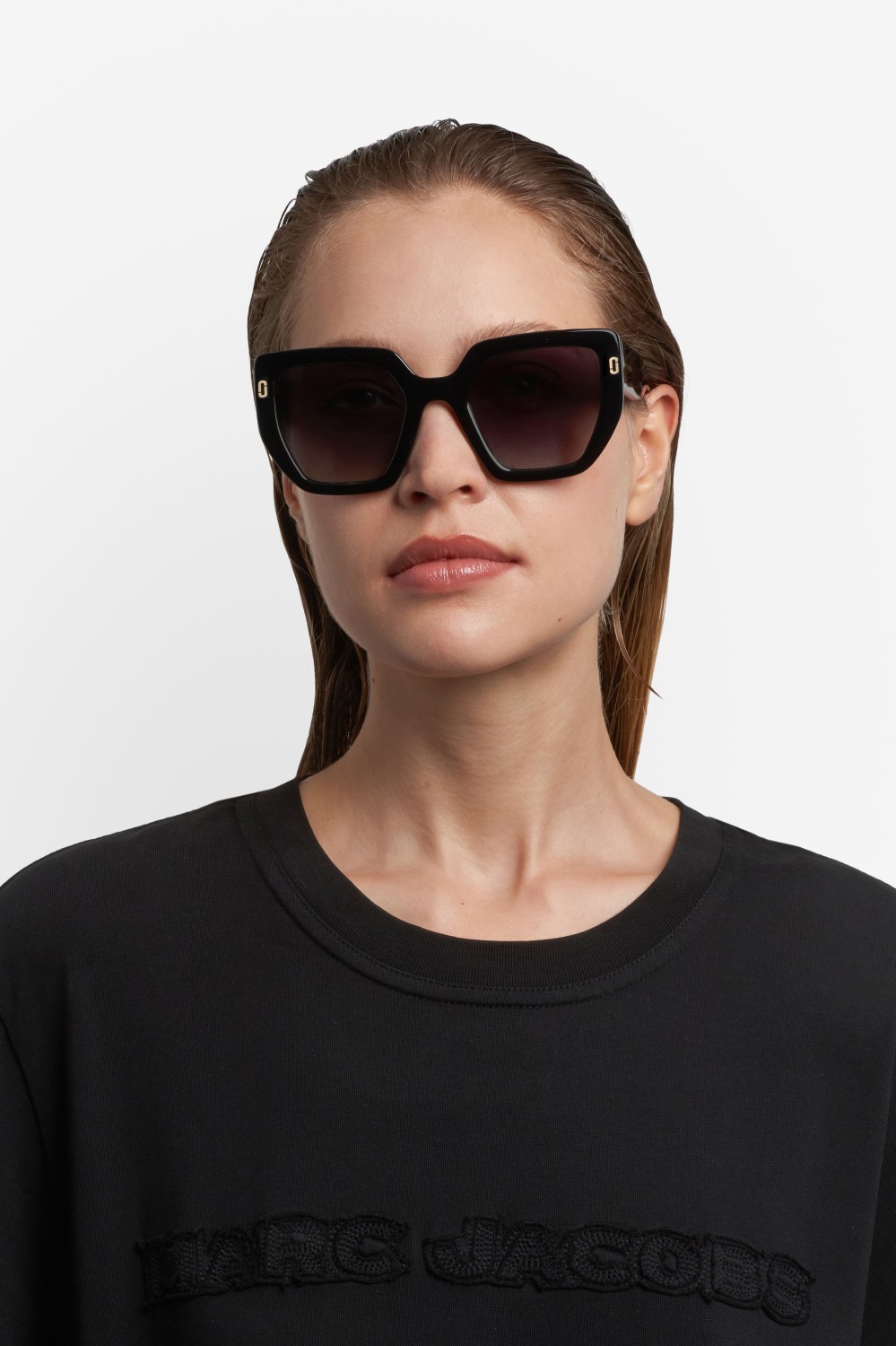 Sunglasses Marc Jacobs Mj 1126/S 208393 807 9O color black shape square lenses dark grey shaded