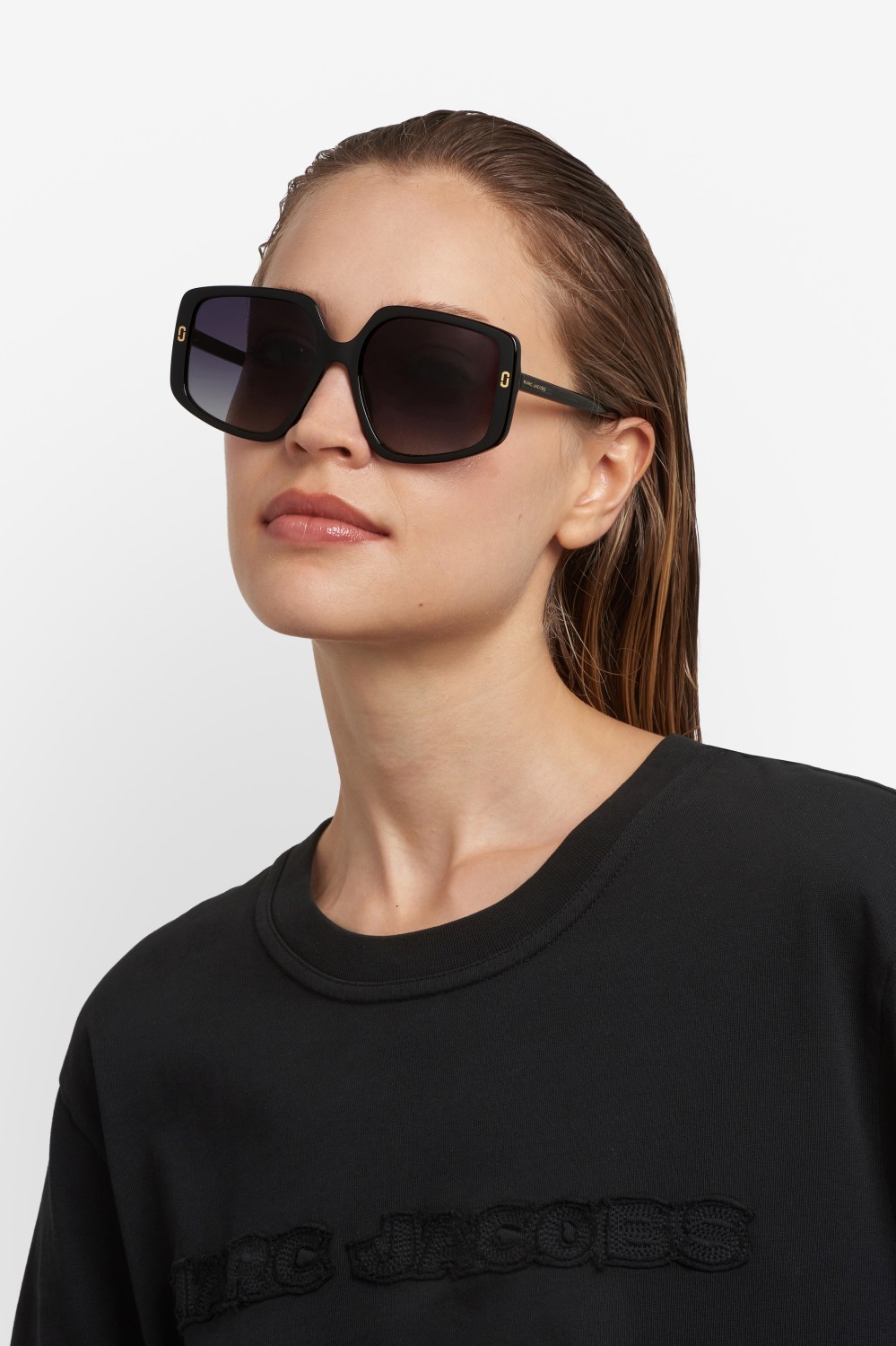 Sunglasses Marc Jacobs Mj 1128/S 208395 807 9O color black shape square lenses dark grey shaded