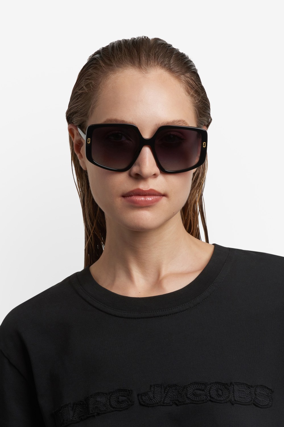 Sunglasses Marc Jacobs Mj 1128/S 208395 807 9O color black shape square lenses dark grey shaded