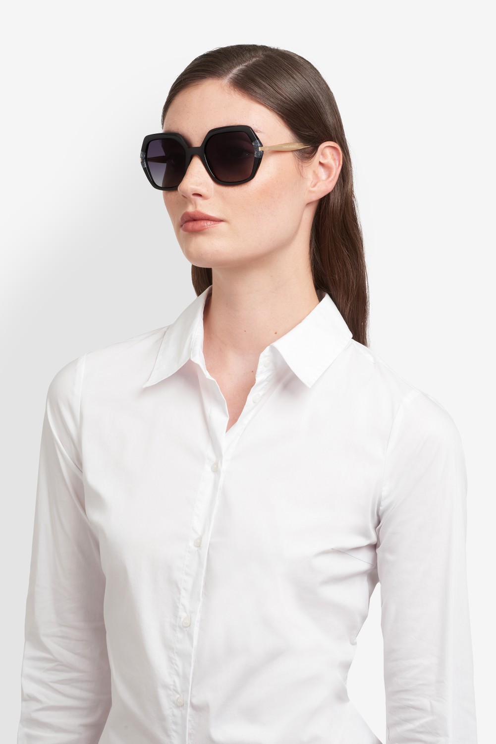 Sunglasses Carolina Herrera Her 0347/S 208407 807 9O color black shape square lenses dark grey shaded