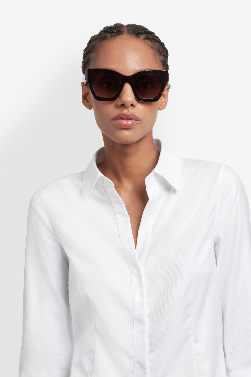 Occhiali da sole Carolina Herrera Her 0327/S 208423 086 HA colore havana forma cat eye lenti brown shaded