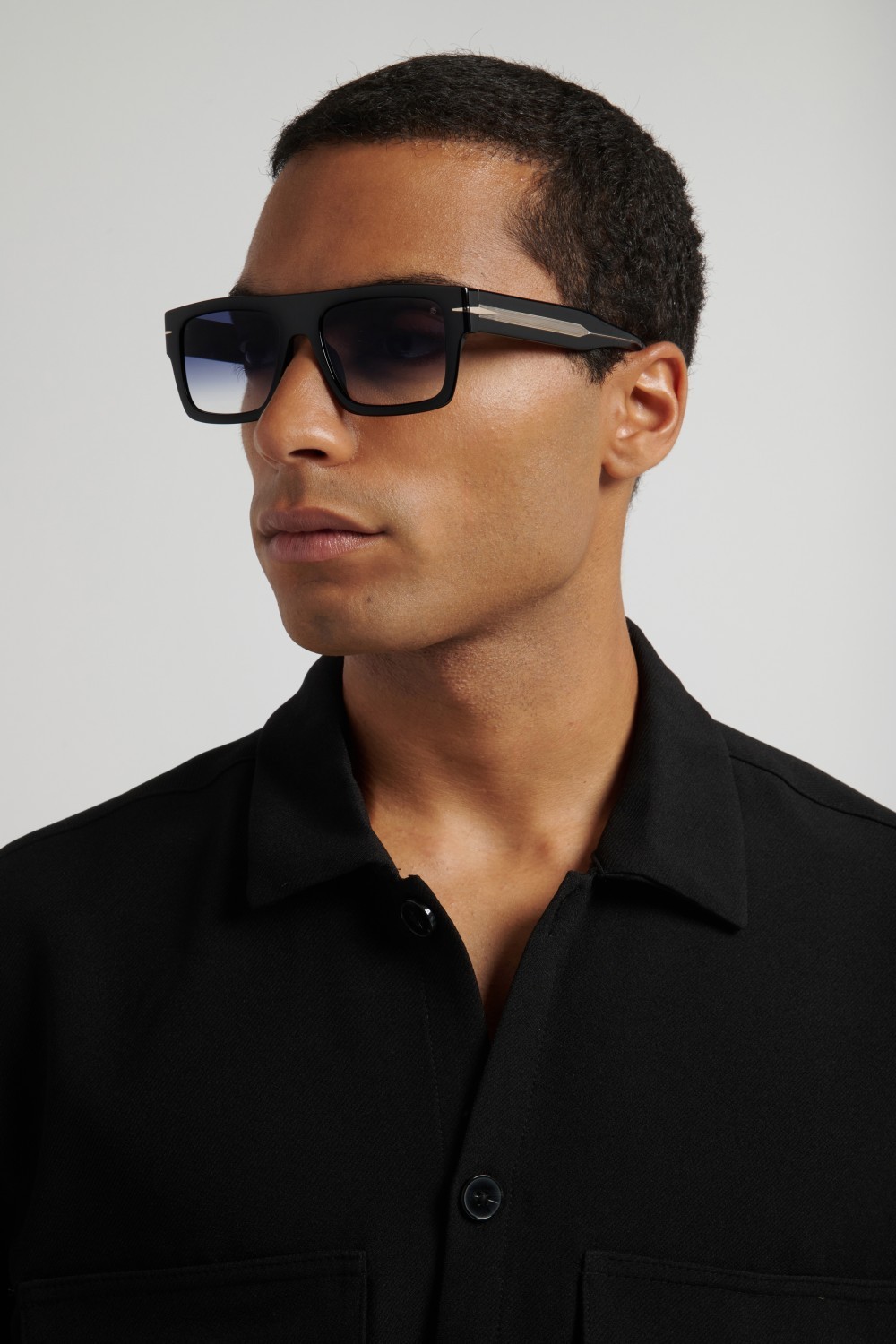 Sunglasses David Beckham Db 7161/S 208546 807 08 color black shape rectangle lenses dk blue shaded