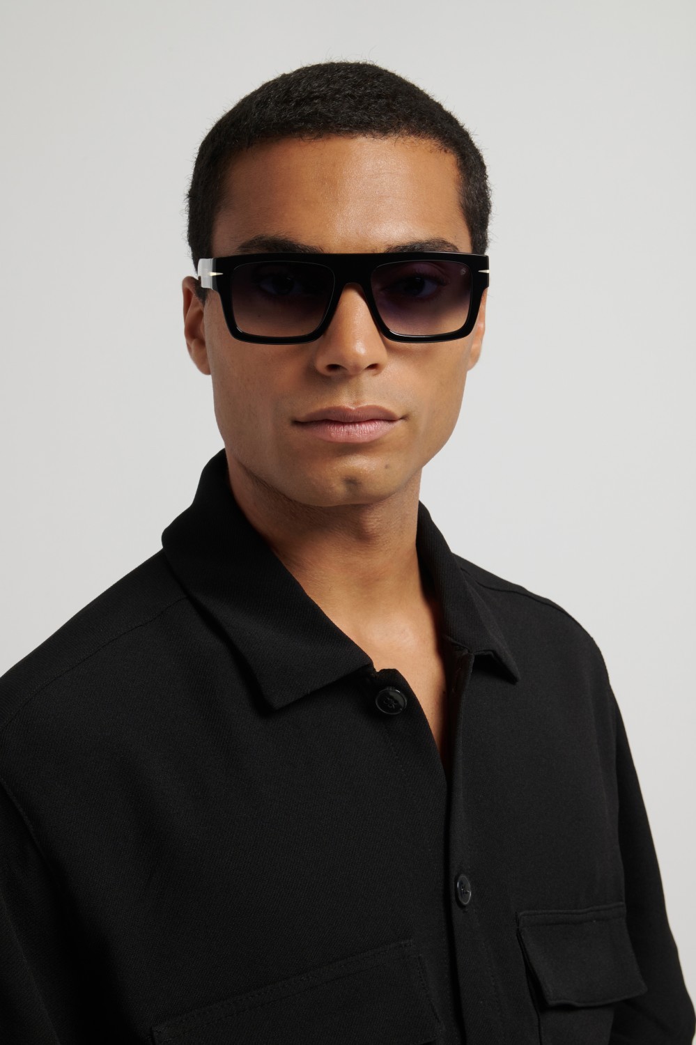 Sunglasses David Beckham Db 7161/S 208546 807 08 color black shape rectangle lenses dk blue shaded