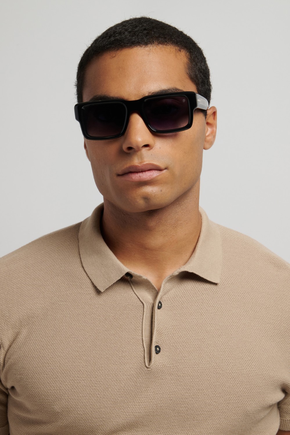 Sunglasses David Beckham Db 7159/S 208548 2M2 08 color black gold shape rectangle lenses dk blue shaded