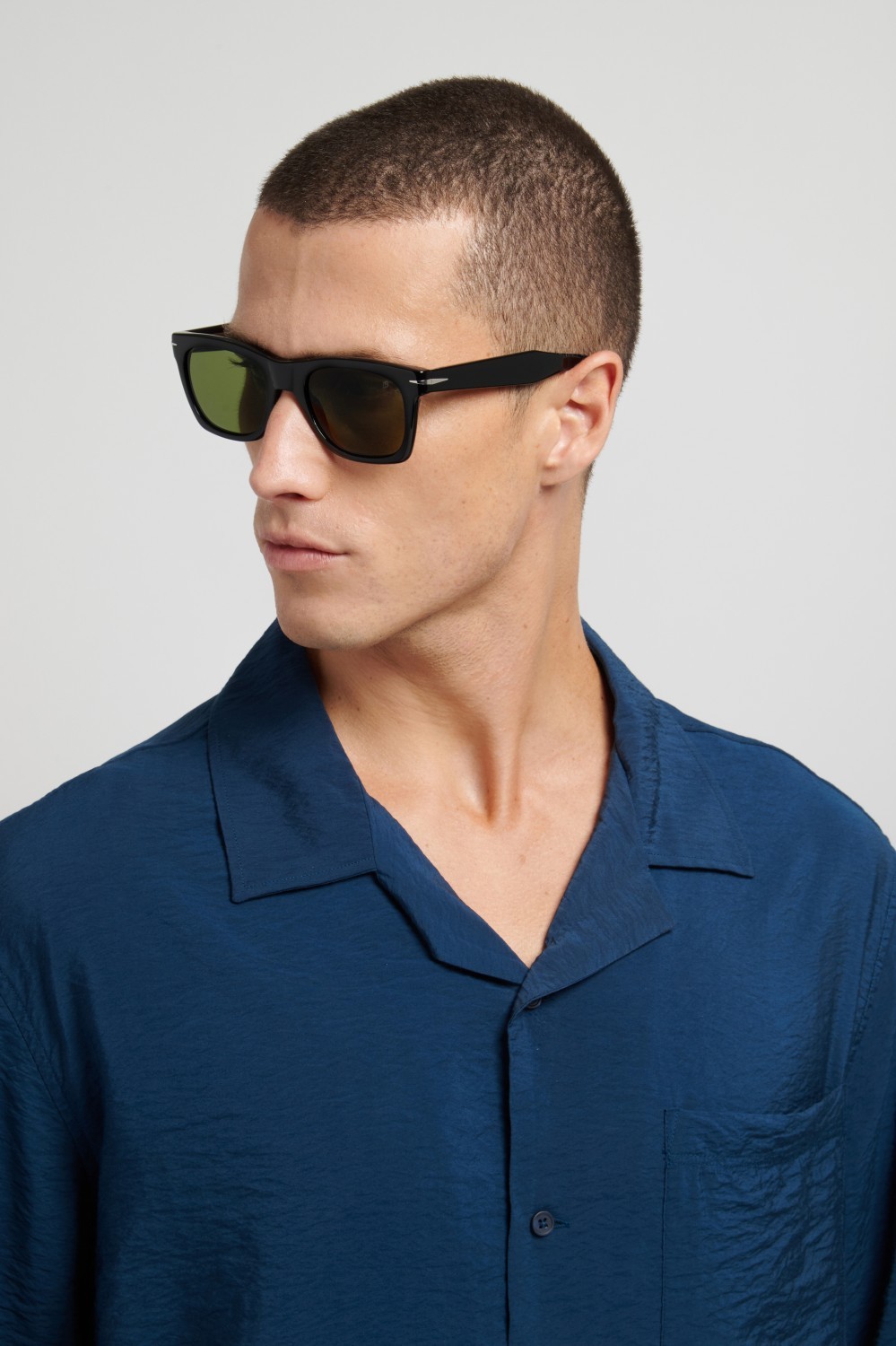 Sunglasses David Beckham Db 1222/S 208552 807 QT color black shape rectangle lenses green