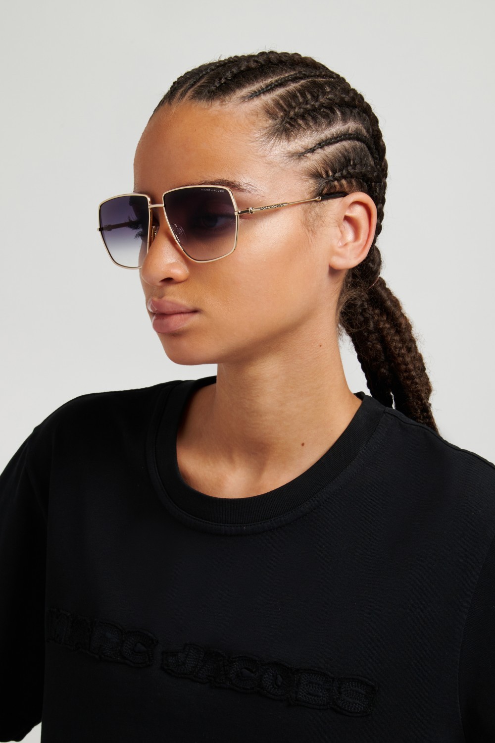 Occhiali da sole Marc Jacobs 917/S 208636 RHL 9O colore gold black 2 forma quadrato lenti dark grey shaded
