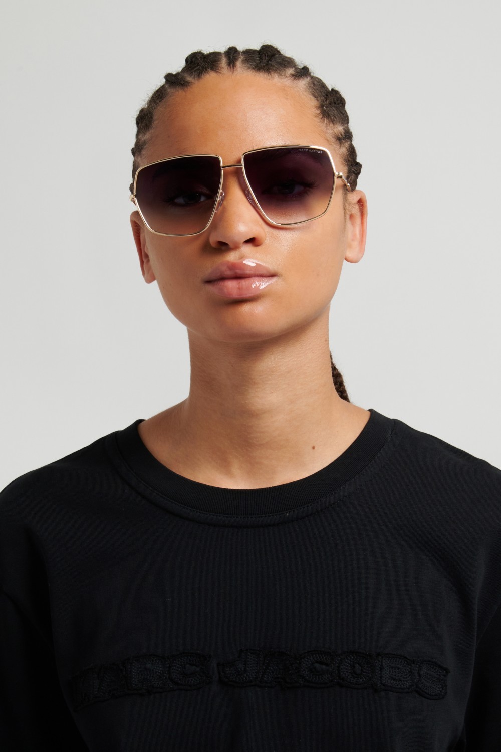 Occhiali da sole Marc Jacobs 917/S 208636 RHL 9O colore gold black 2 forma quadrato lenti dark grey shaded