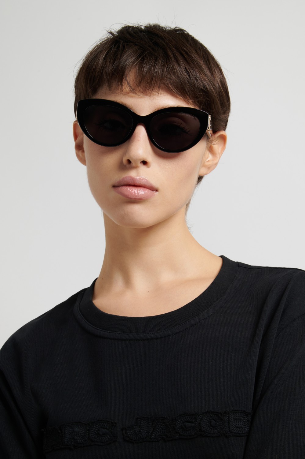 Occhiali da sole Marc Jacobs 883/S 208643 807 IR colore black forma cat eye lenti grey
