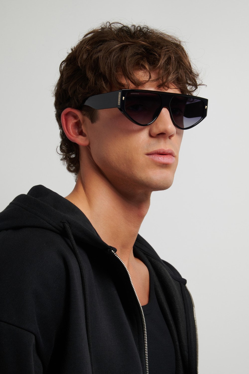 Occhiali da sole Dsquared2 D2 0201/S 208650 807 9O colore black forma altro lenti dark grey shaded
