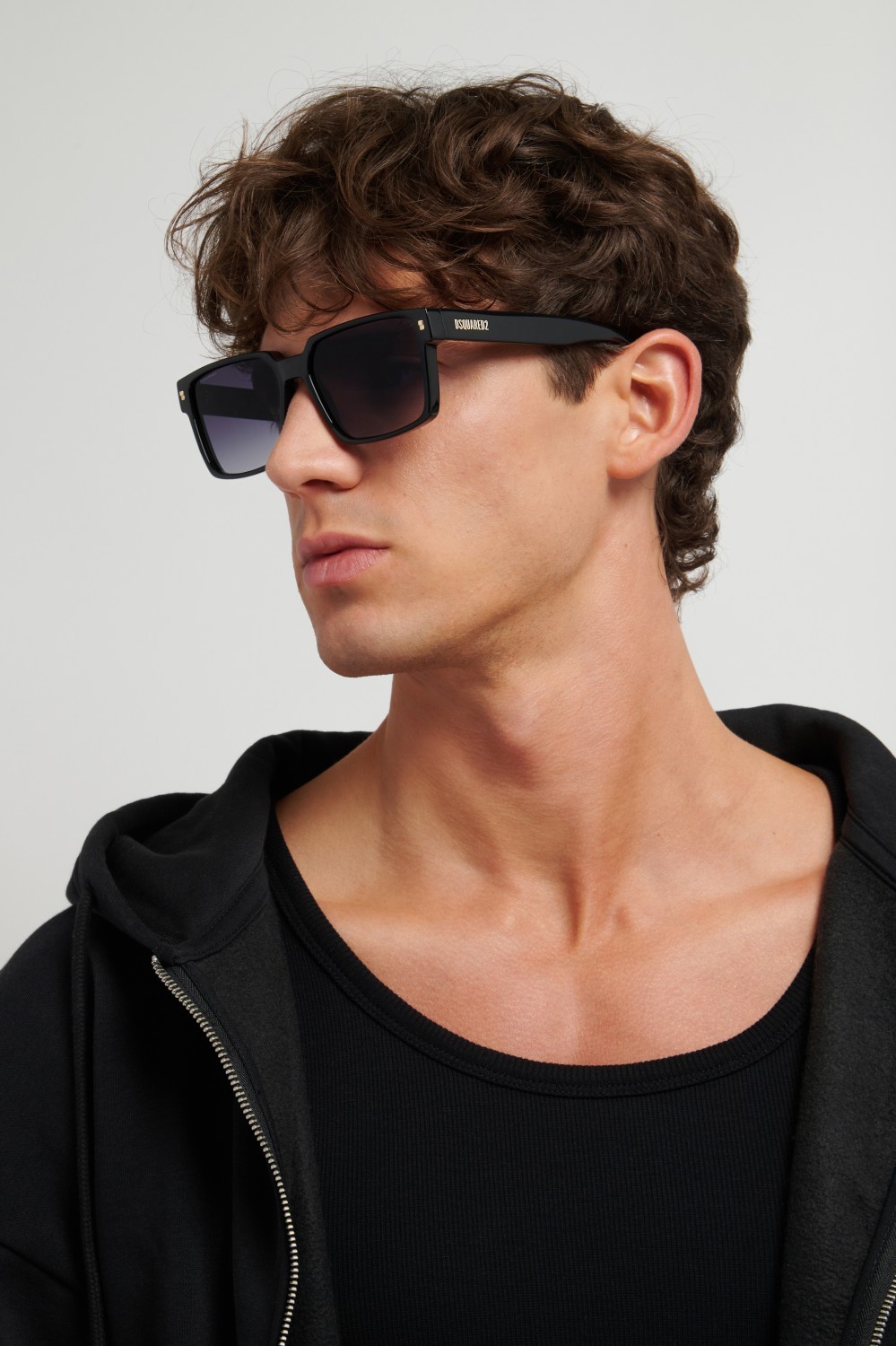 Occhiali da sole Dsquared2 D2 0202/G 208777 807 9O colore black forma quadrato lenti dark grey shaded