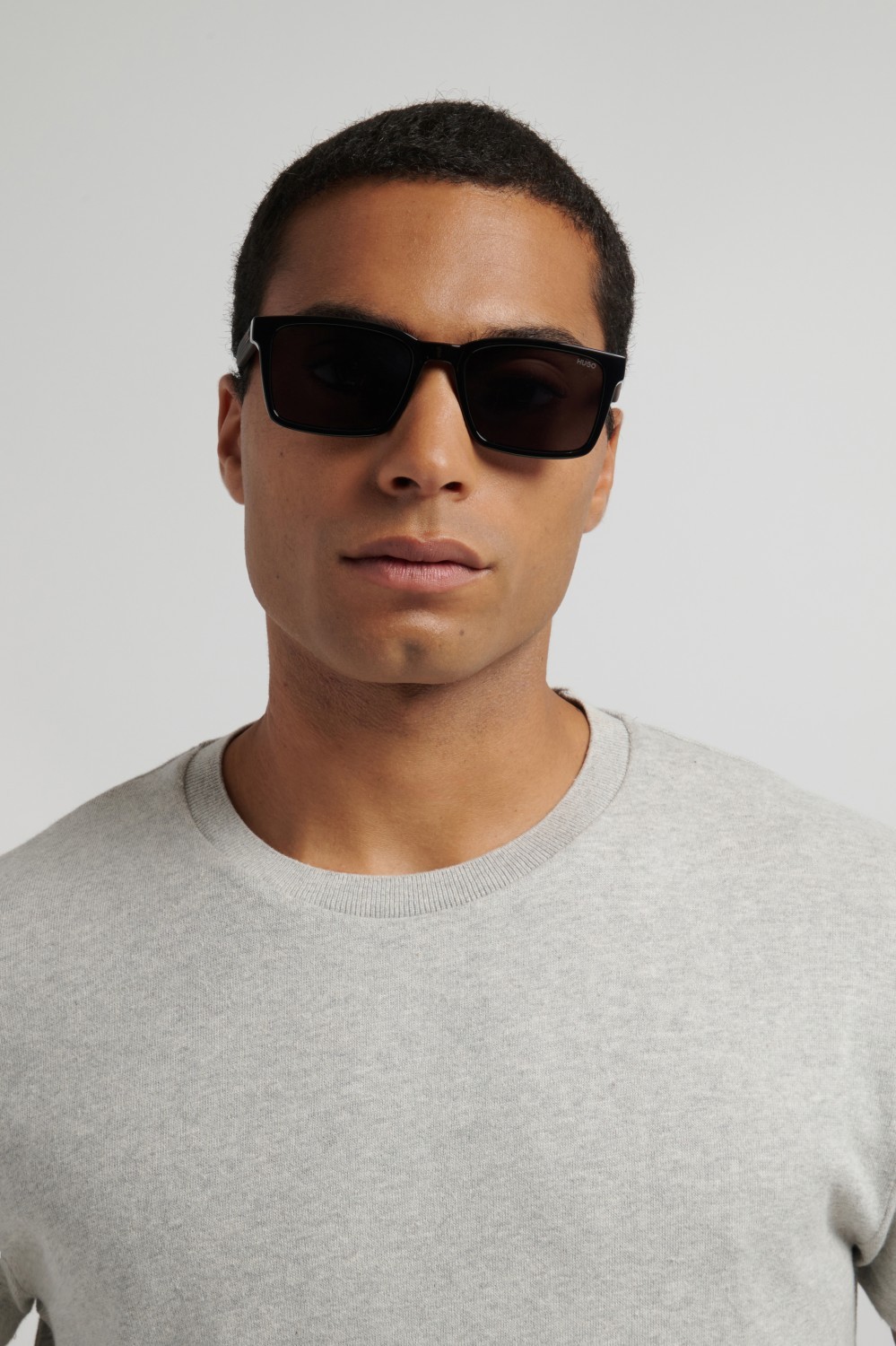 Sunglasses Hugo Hg 1392/S 208798 807 IR color black shape rectangle lenses grey