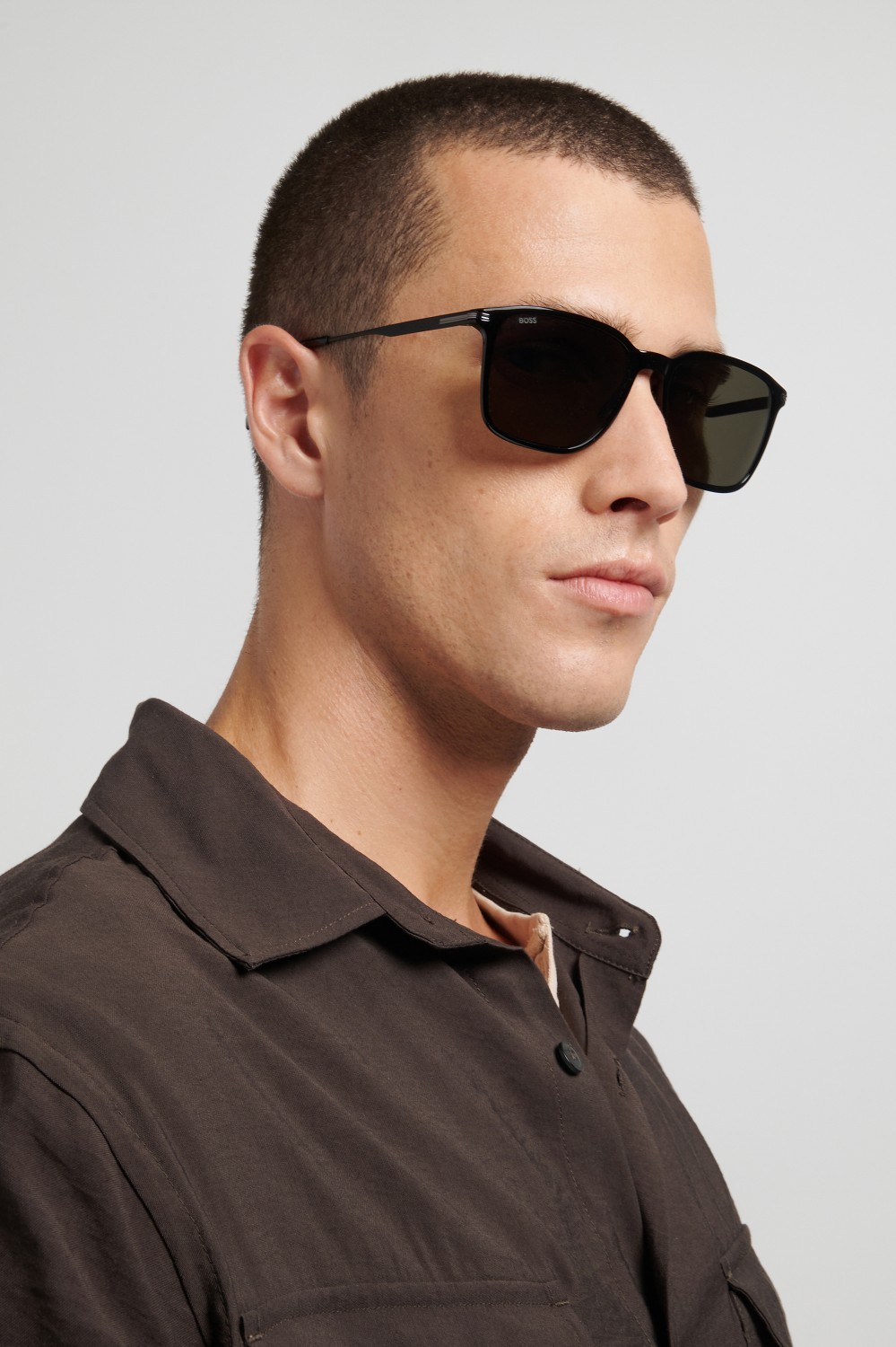 Sunglasses Hugo Boss 1886/S 208832 807 IR color black shape rectangle lenses grey