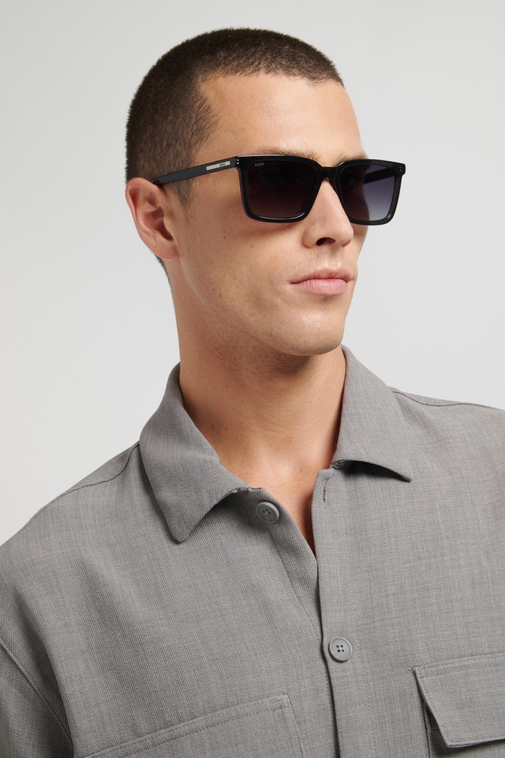 Occhiali da sole Hugo Boss 1893/G 208833 KB7 9O colore grey forma rettangolare lenti dark grey shaded
