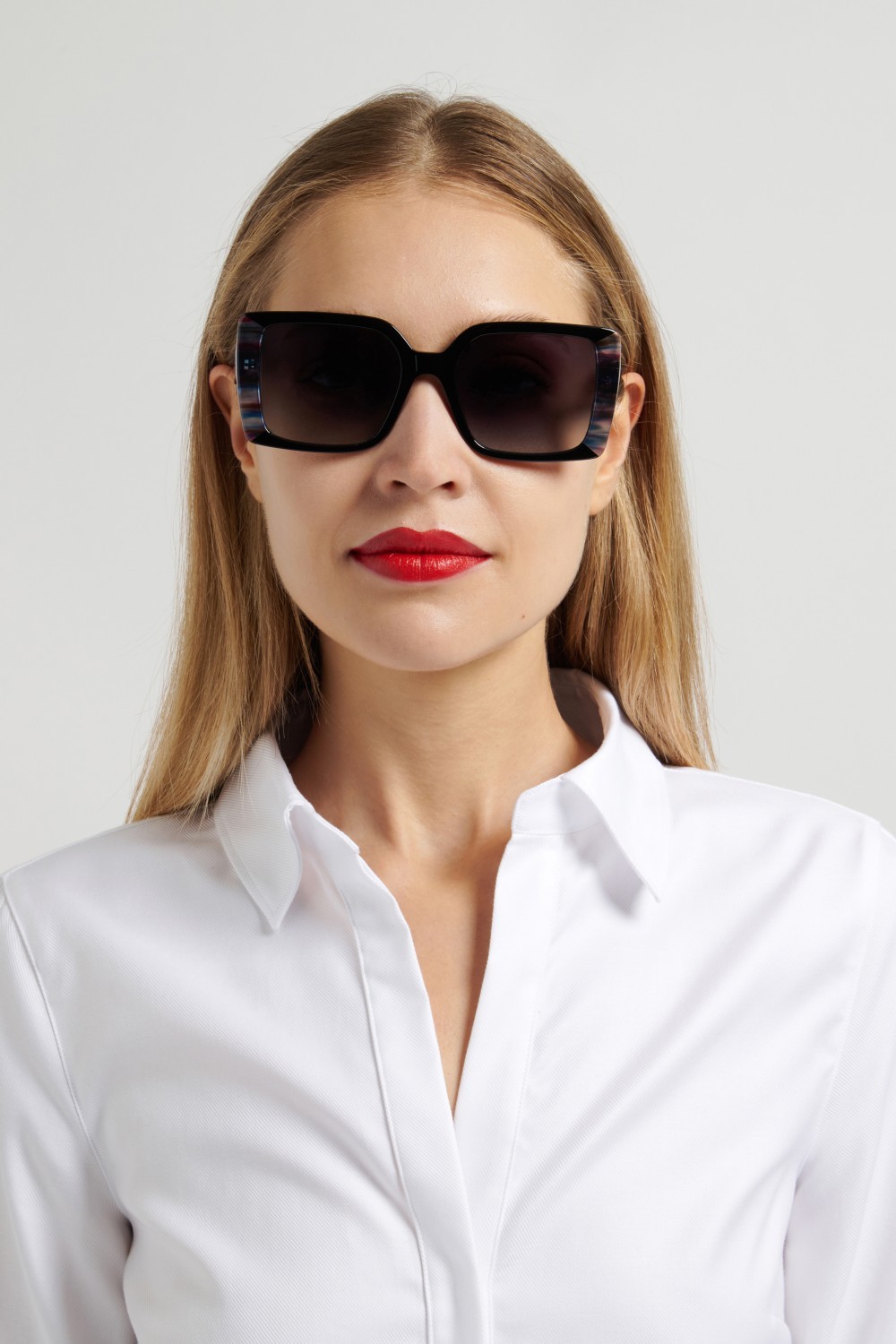 Occhiali da sole Carolina Herrera Her 0391/S 208847 807 9O colore black forma rettangolare lenti dark grey shaded