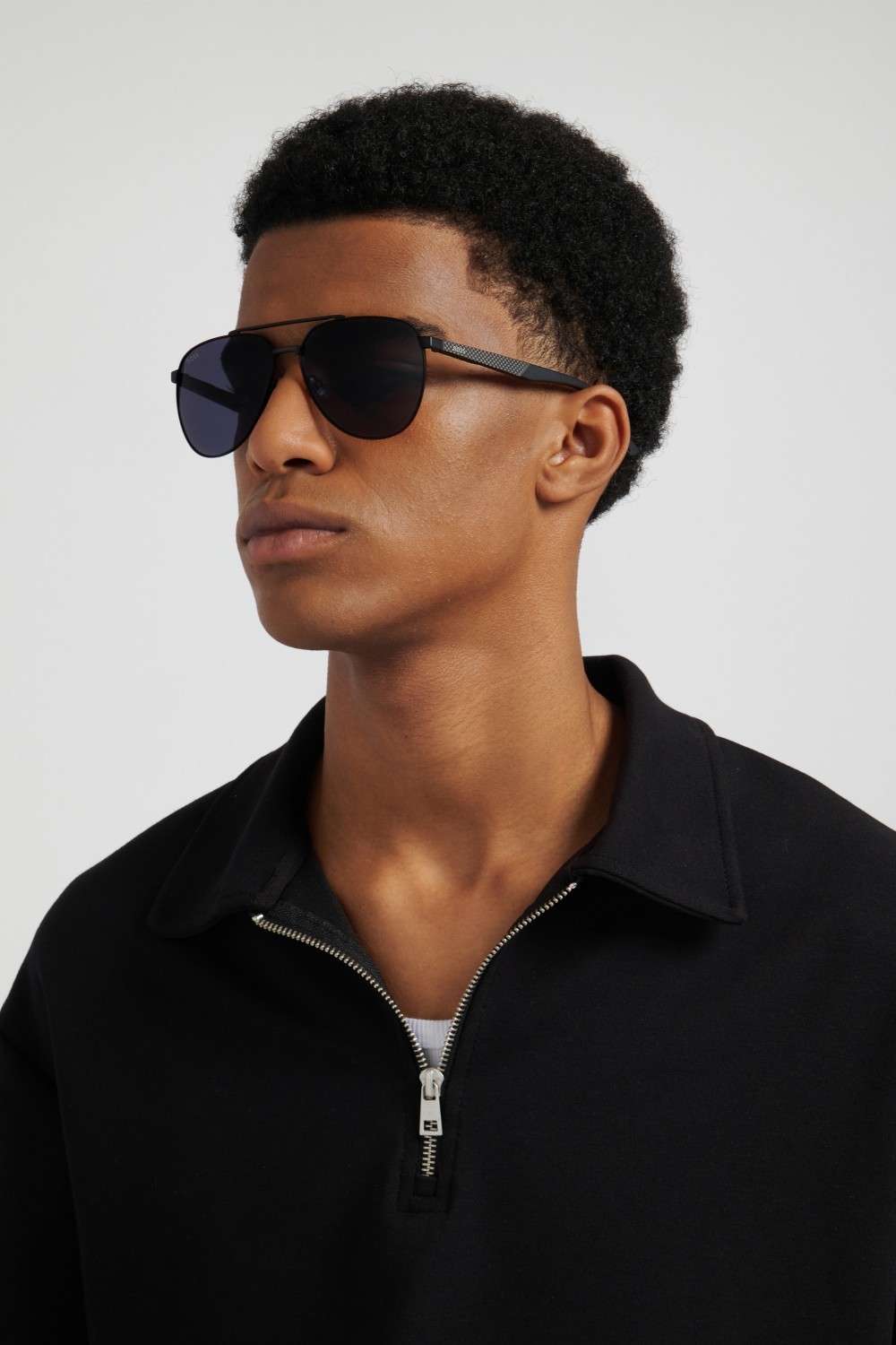 Occhiali da sole Hugo Boss 1914/S 208849 003 IR colore matte black forma aviator lenti grey