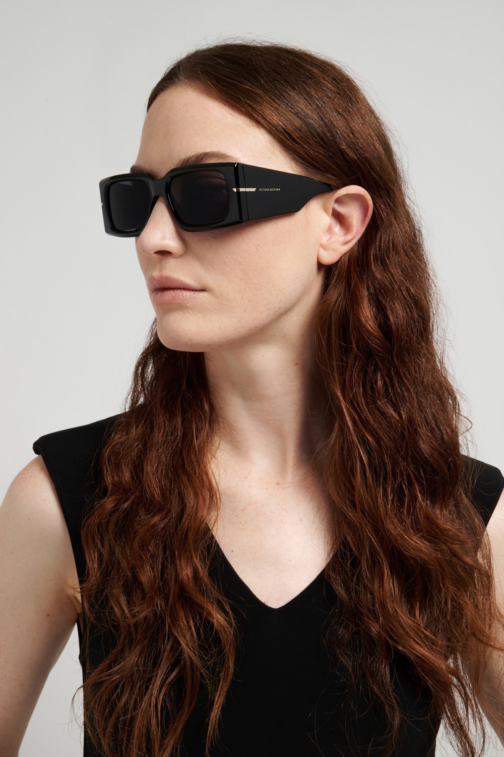 Sunglasses Victoria Beckham Vb 7008/S 208883 807 IR color black shape rectangle lenses grey