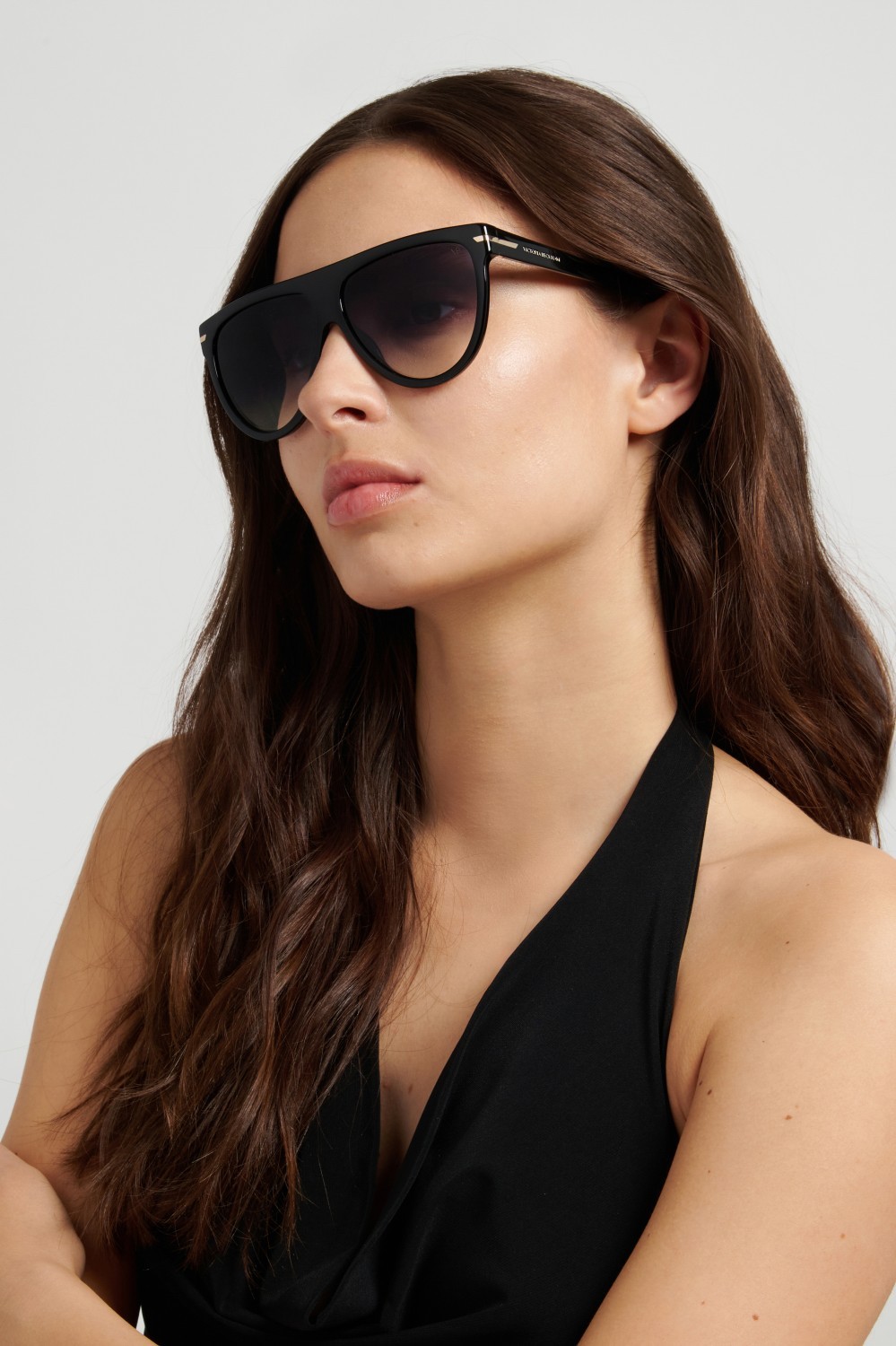 Sunglasses Victoria Beckham Vb 1004/S 208893 807 9O color black shape square lenses dark grey shaded