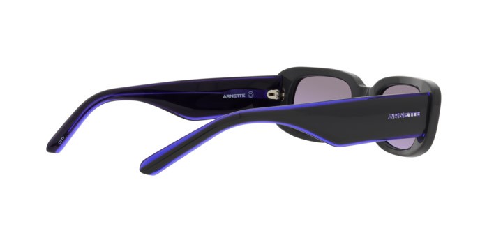 Sonnenbrillen Arnette Litty AN 4317 (12404Q) farbe grigio form rechteckig gläser grigio con violetto