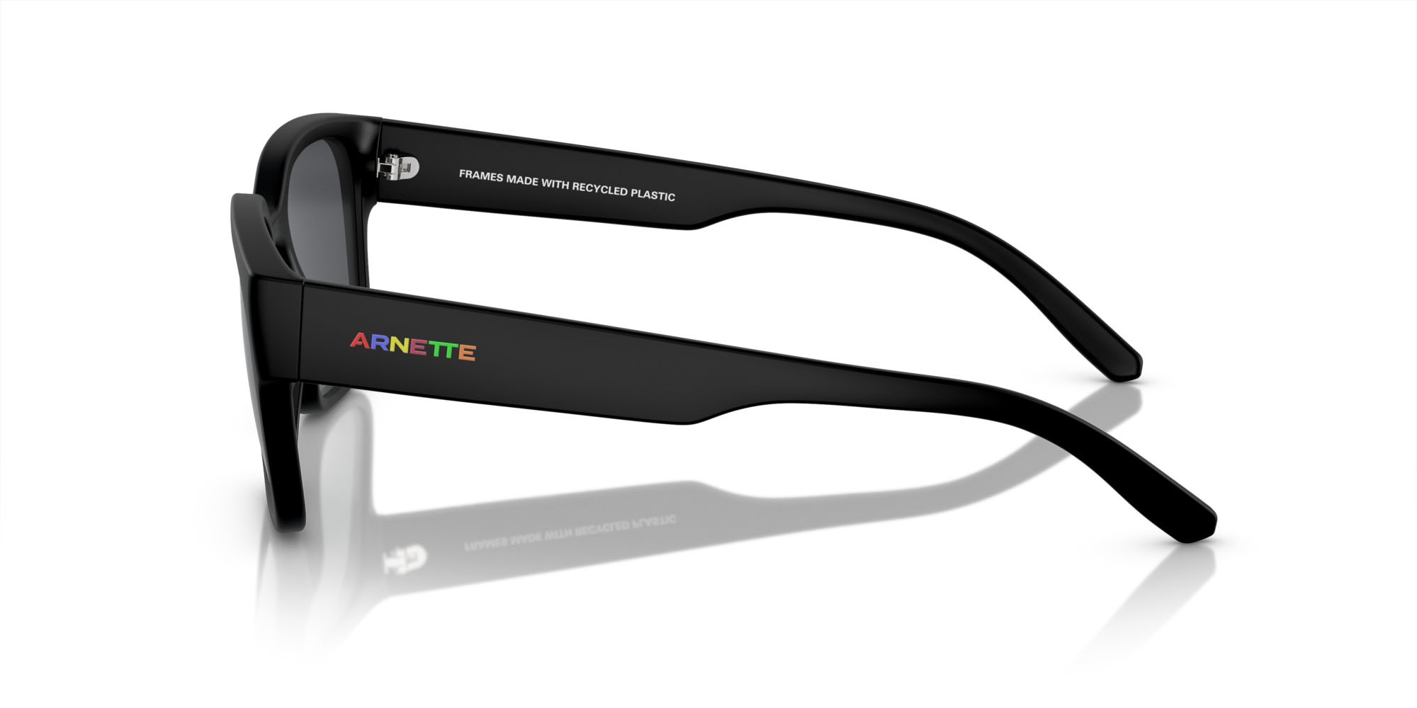 Occhiali da sole Arnette Hamie AN 4325 (290087) colore nero riciclato opaco forma quadrato lenti grigio scuro