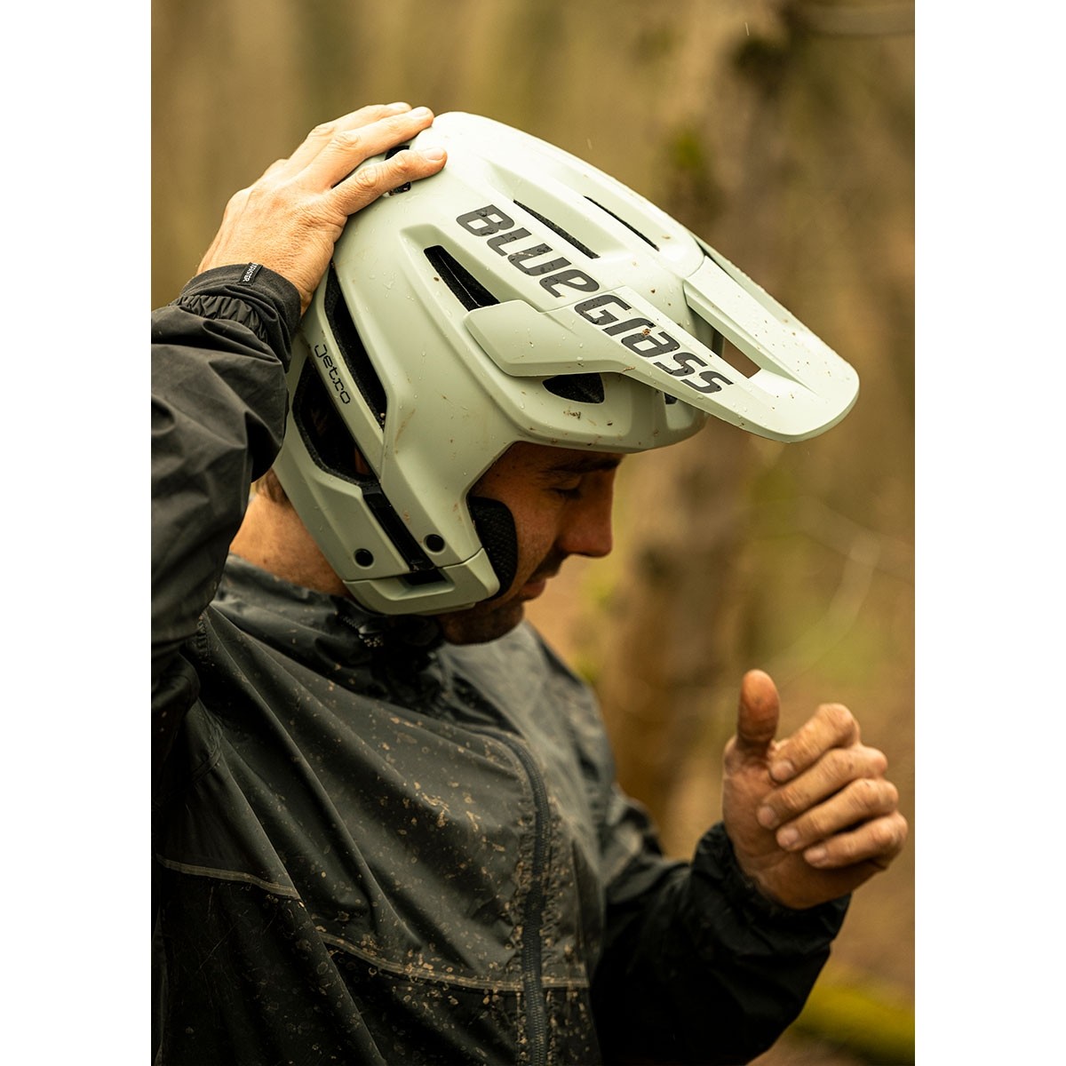 Caschi bici Bluegrass Jetro Mips moss gray opaco 3HG016 GY1 