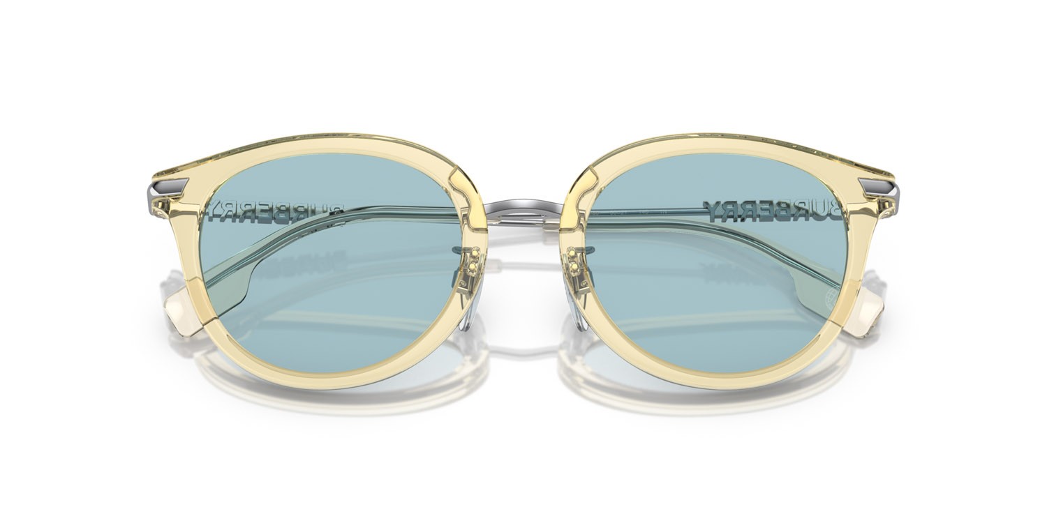 Occhiali da sole Burberry Kelsey BE 4398D (407380) colore giallo forma pantos lenti azzurro chiaro