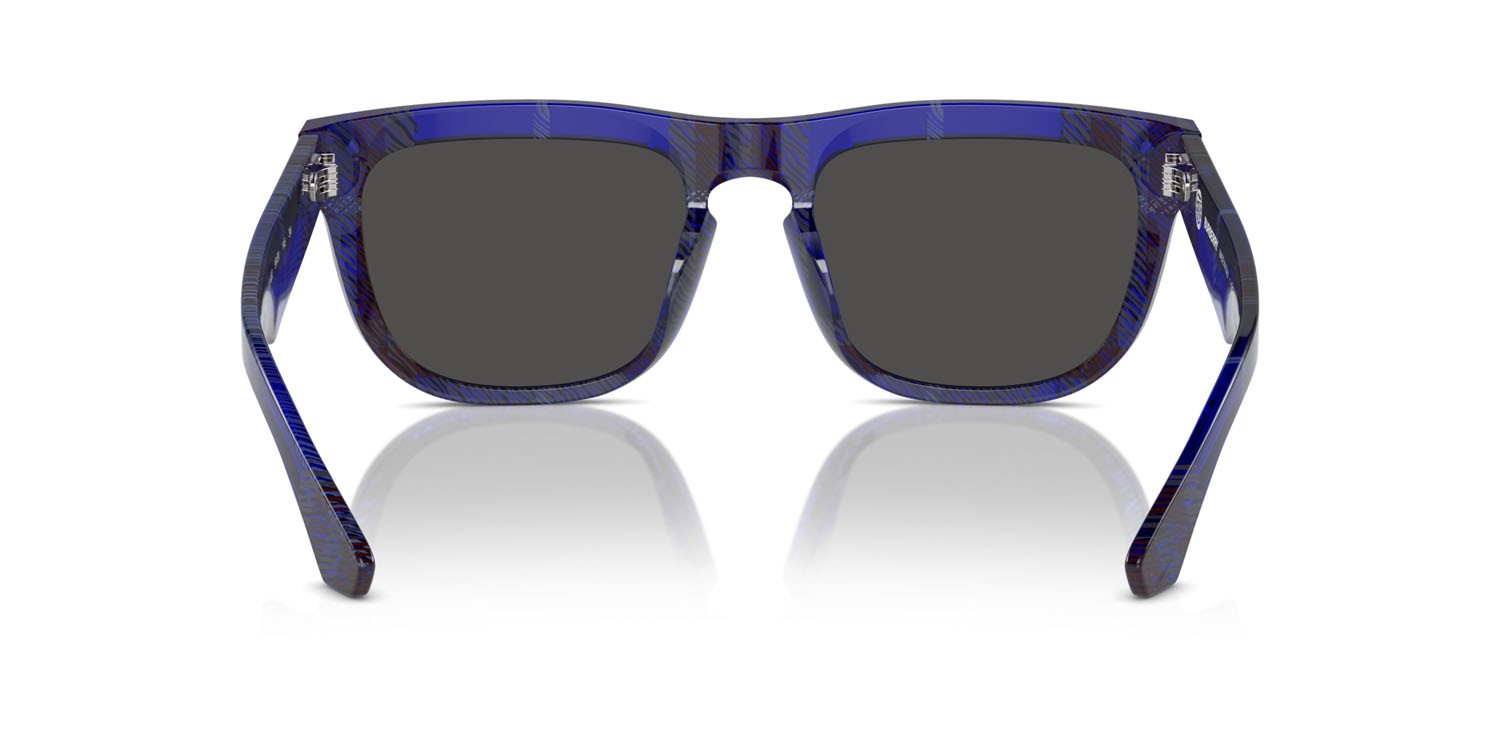 Occhiali da sole Burberry BE 4431U (411487) colore check blue forma quadrato lenti grigio scuro