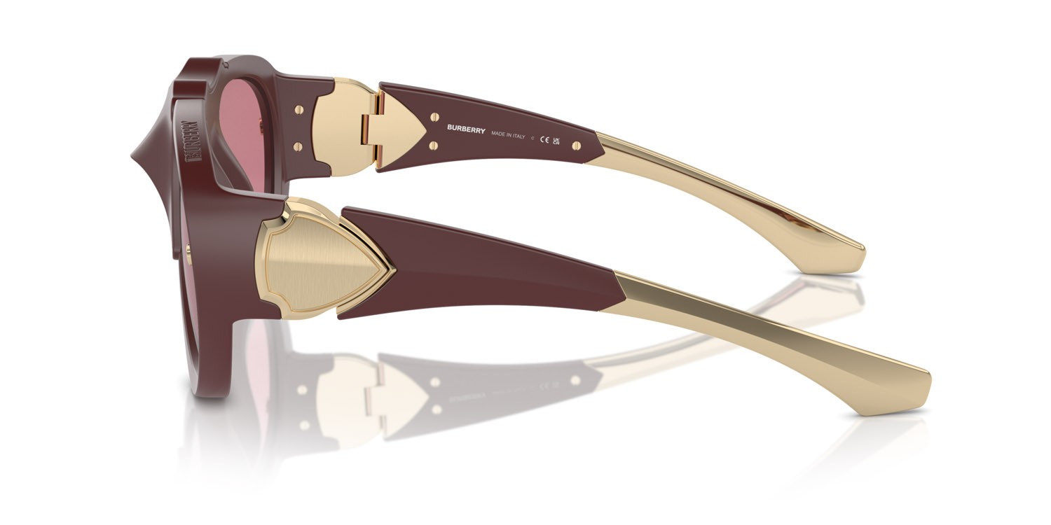 Occhiali da sole Burberry BE 4433U (414075) colore borgogna effetto gommato forma aviator lenti violetto scuro