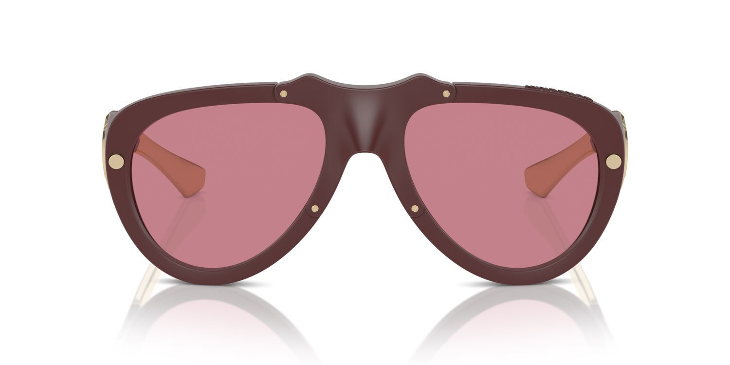 Occhiali da sole Burberry BE 4433U (414075) colore borgogna effetto gommato forma aviator lenti violetto scuro