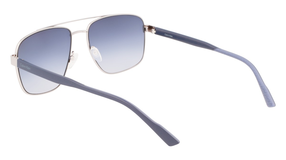 Sonnenbrillen Calvin Klein CK22114S (438) farbe blue form navigator gläser gradient blue