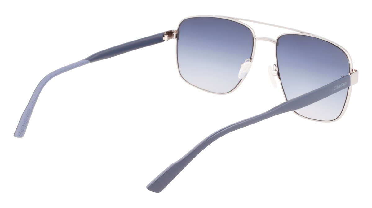 Sonnenbrillen Calvin Klein CK22114S (438) farbe blue form navigator gläser gradient blue
