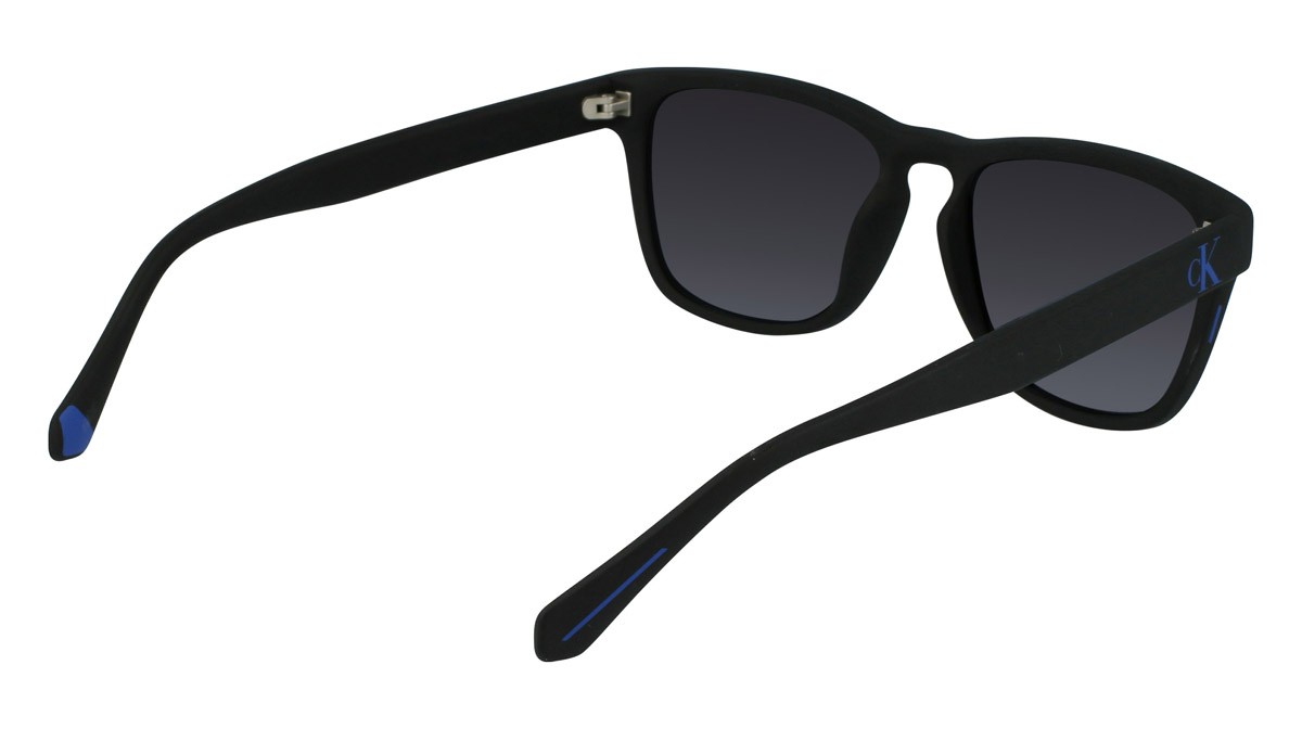Sonnenbrillen Calvin Klein Jeans CKJ21623S (002) farbe matte black form rechteckig gläser solid grey/blue mirror