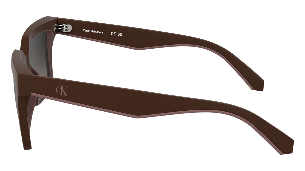 Sonnenbrillen Calvin Klein Jeans CKJ25602S (605) farbe matte burgundy form rechteckig gläser gradient brown