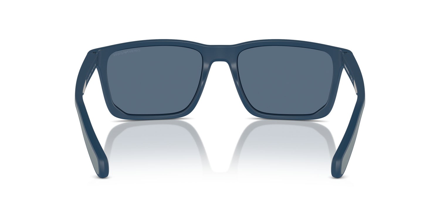 Occhiali da sole Emporio Armani EA 4219 (576380) colore blu opaco forma rettangolare lenti blu scuro