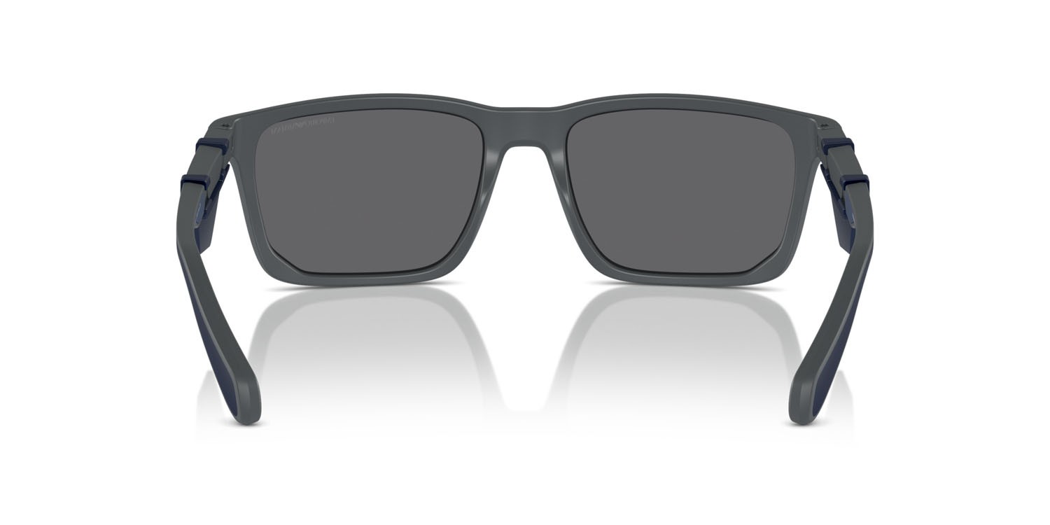 Occhiali da sole Emporio Armani EA 4219 (610387) colore grigio scuro opaco forma rettangolare lenti polar grigia