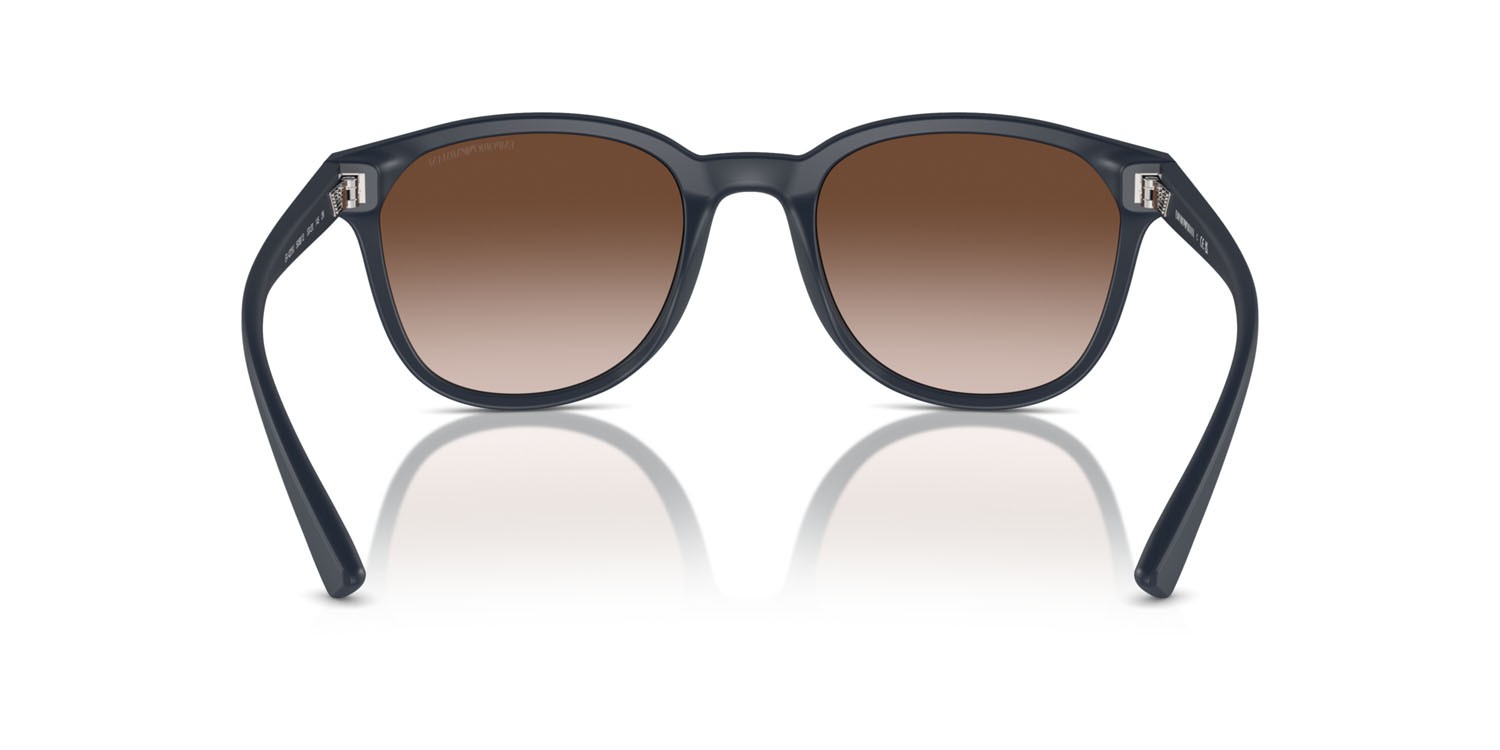 Occhiali da sole Emporio Armani EA 4225U (508813) colore blu opaco forma pantos lenti marrone sfumato