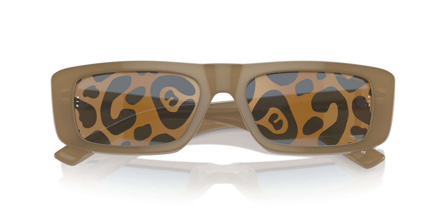 Occhiali da sole Emporio Armani EA 4229U (6121TO) colore opaline dark mud forma rettangolare lenti stampa leopardo