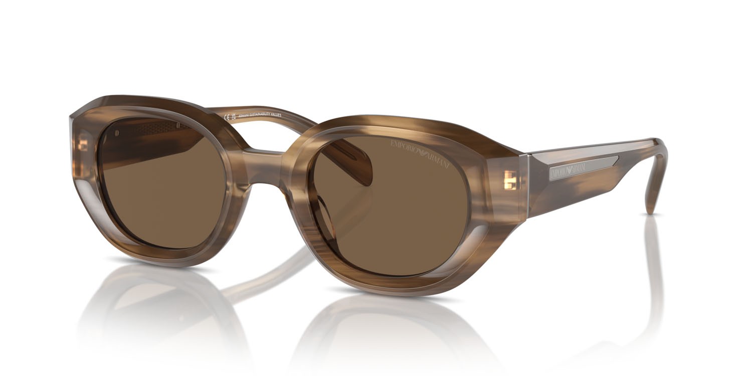 Occhiali da sole Emporio Armani EA 4230U (614973) colore marrone brillante striato forma irregolare lenti marrone scuro