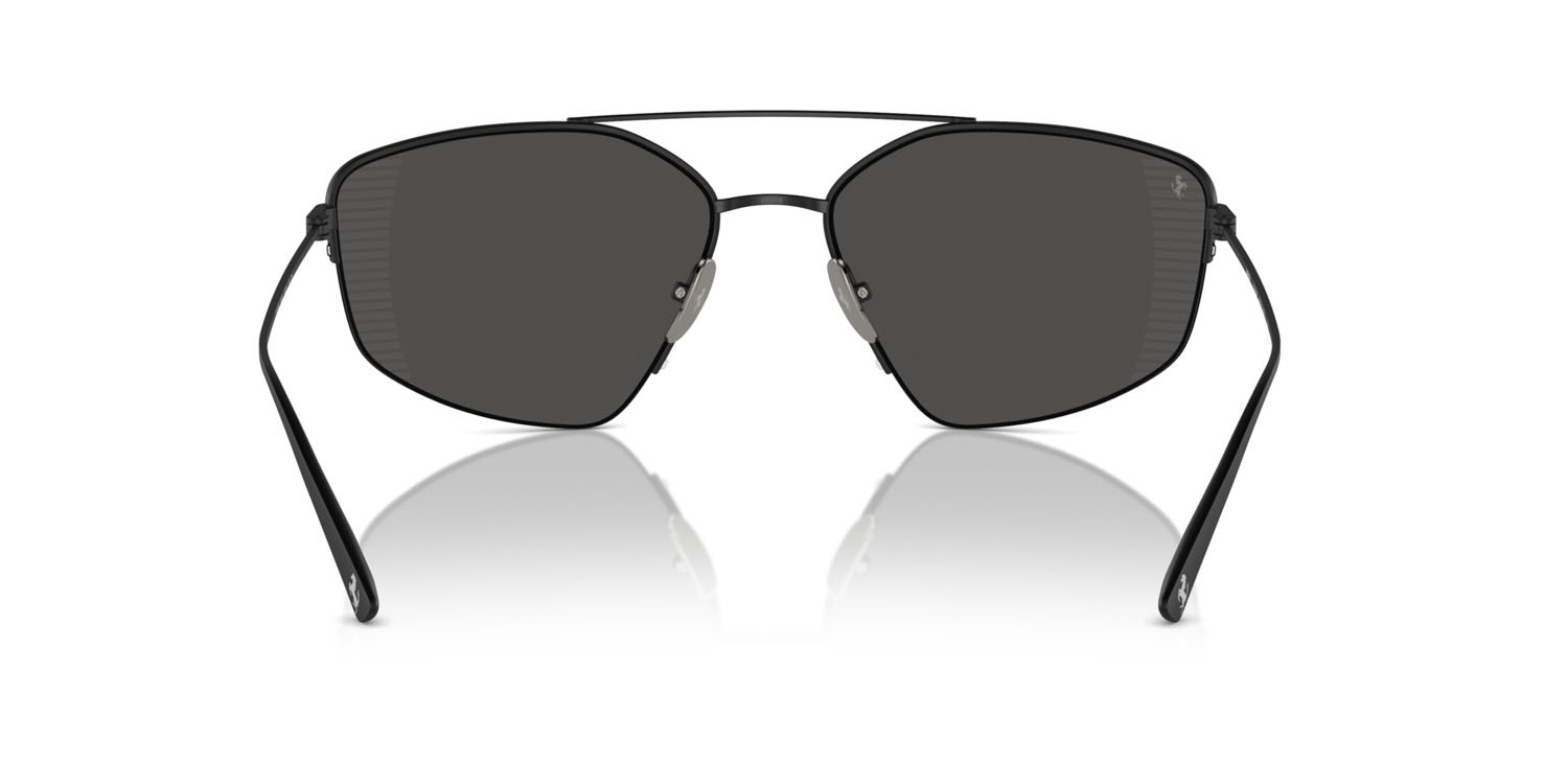 Occhiali da sole Ferrari FH 1009T (301/81) colore nero opaco forma irregolare lenti polarized grigia