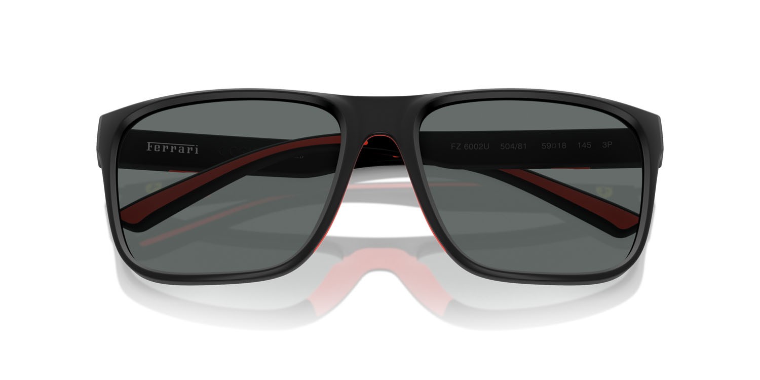 Occhiali da sole Ferrari Scuderia FZ 6002U (504/81) colore nero opaco forma quadrato lenti polarized grigia