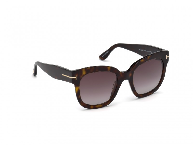 Sunglasses Tom Ford Beatrix-02 FT0613 (52T) color avana scura shape geometric lenses bordeaux grad.