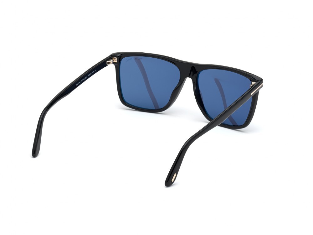 Occhiali da sole Tom Ford Fletcher FT0832 (01V) colore nero lucido  forma quadrato lenti blu