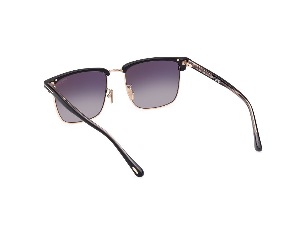 Occhiali da sole Tom Ford Hudson-02 FT0997-H (02D) colore nero opaco forma quadrato lenti fumo polar.