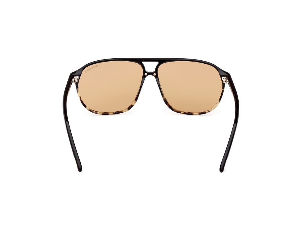 Sunglasses Tom Ford Bruce FT1026 (05E) color nero / altro shape navigator lenses marrone