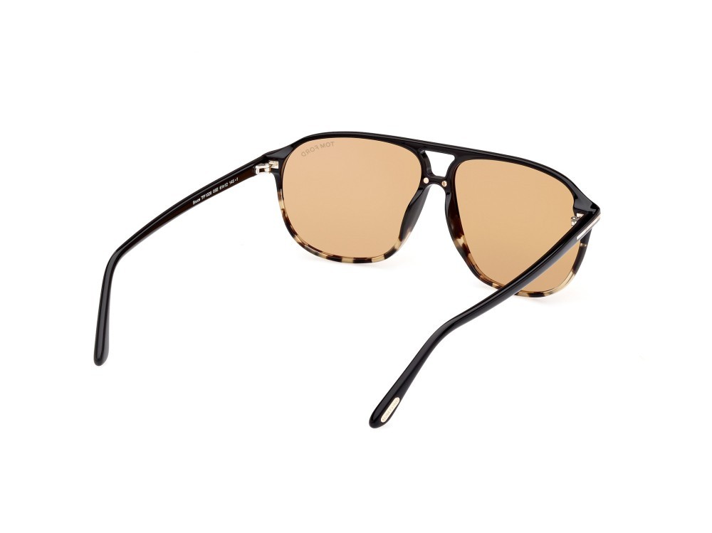 Sunglasses Tom Ford Bruce FT1026 (05E) color nero / altro shape navigator lenses marrone