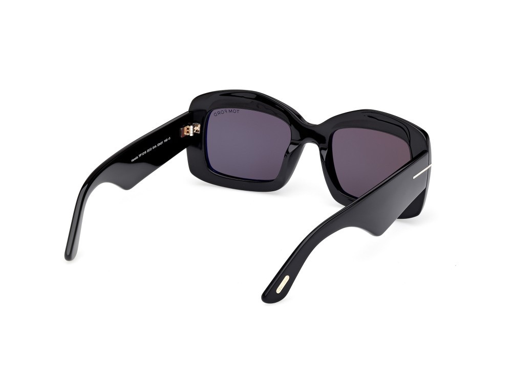 Sunglasses Tom Ford Venetia FT1218 (01A) color nero lucido shape rectangle lenses fumo