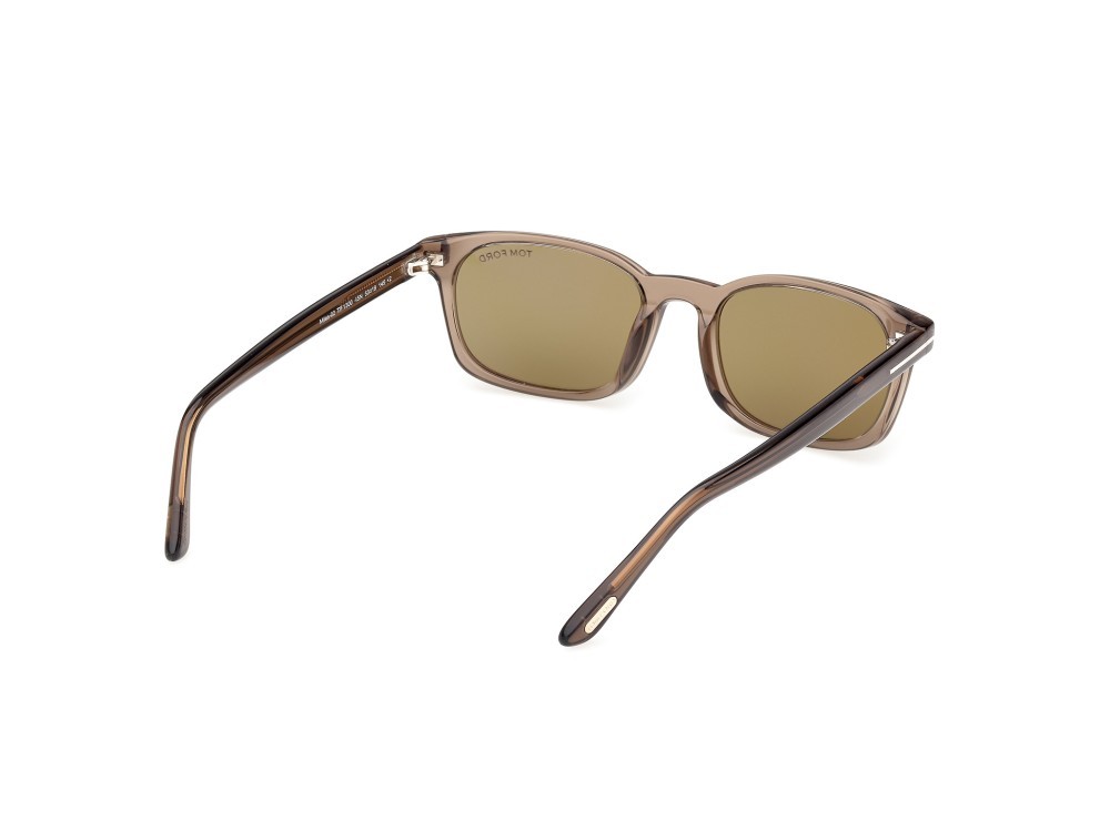 Sunglasses Tom Ford Miles-02 FT1300 (45N) color marrone chiaro lucido  shape rectangle lenses verde
