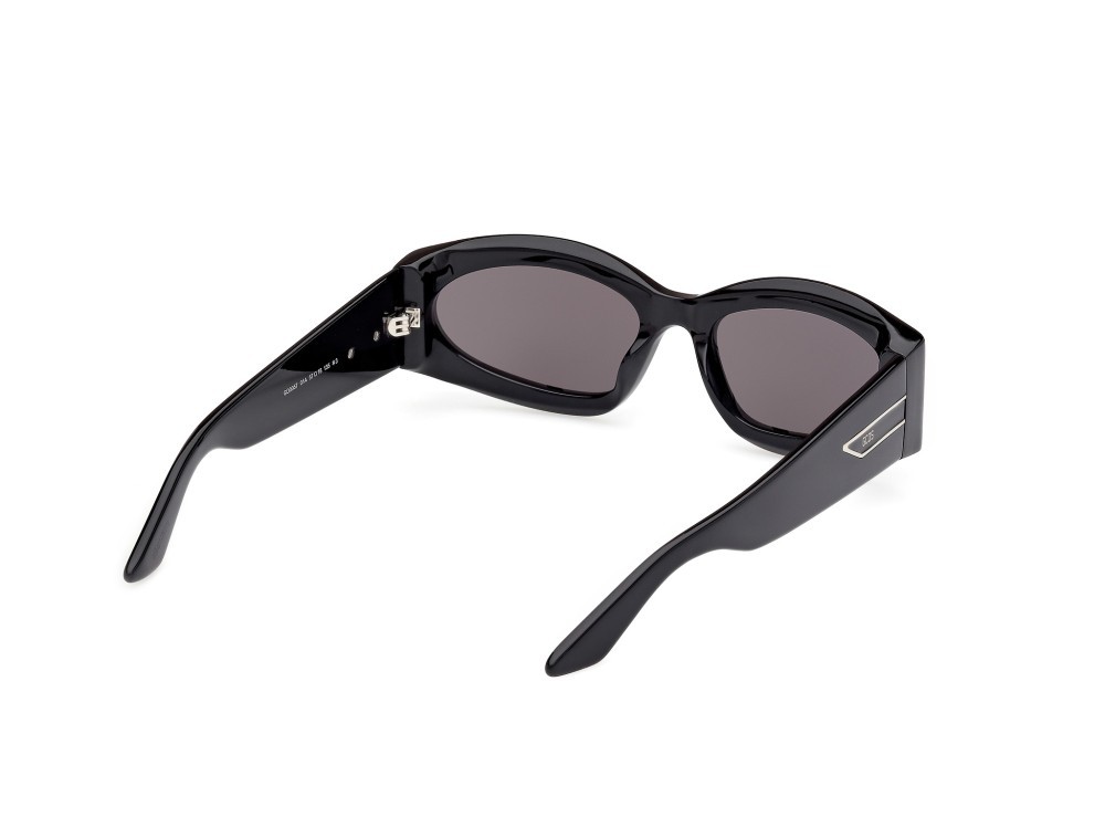 Sunglasses GCDS GD0057 (01A) color nero lucido shape geometric lenses fumo