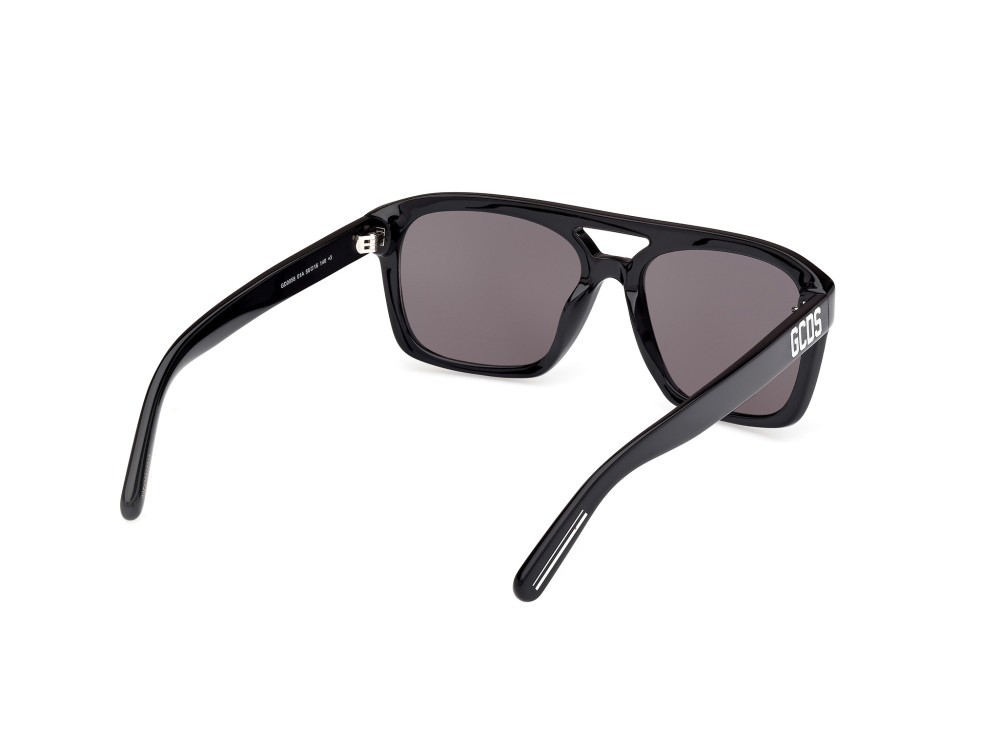 Sunglasses GCDS GD0058 (01A) color nero lucido shape navigator lenses fumo