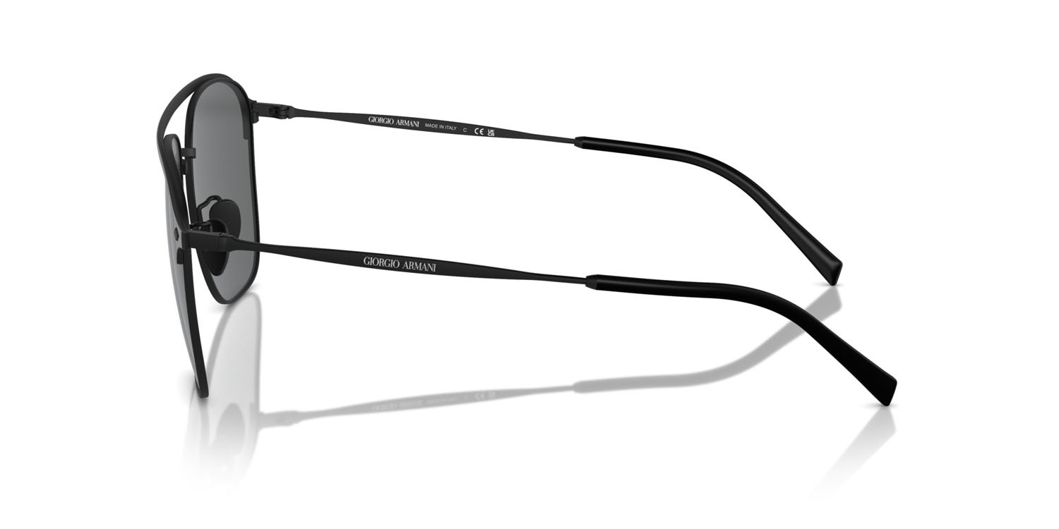 Occhiali da sole Giorgio Armani AR 6154 (300187) colore nero opaco forma quadrato lenti grigio scuro
